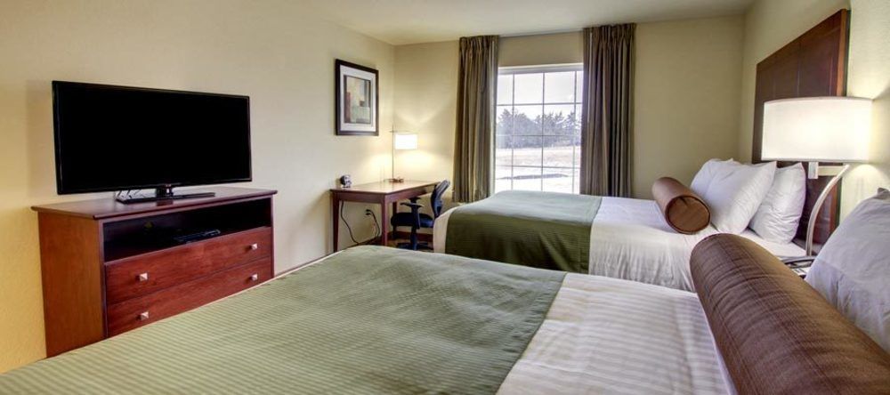 Cobblestone Inn & Suites-Kersey Екстер'єр фото