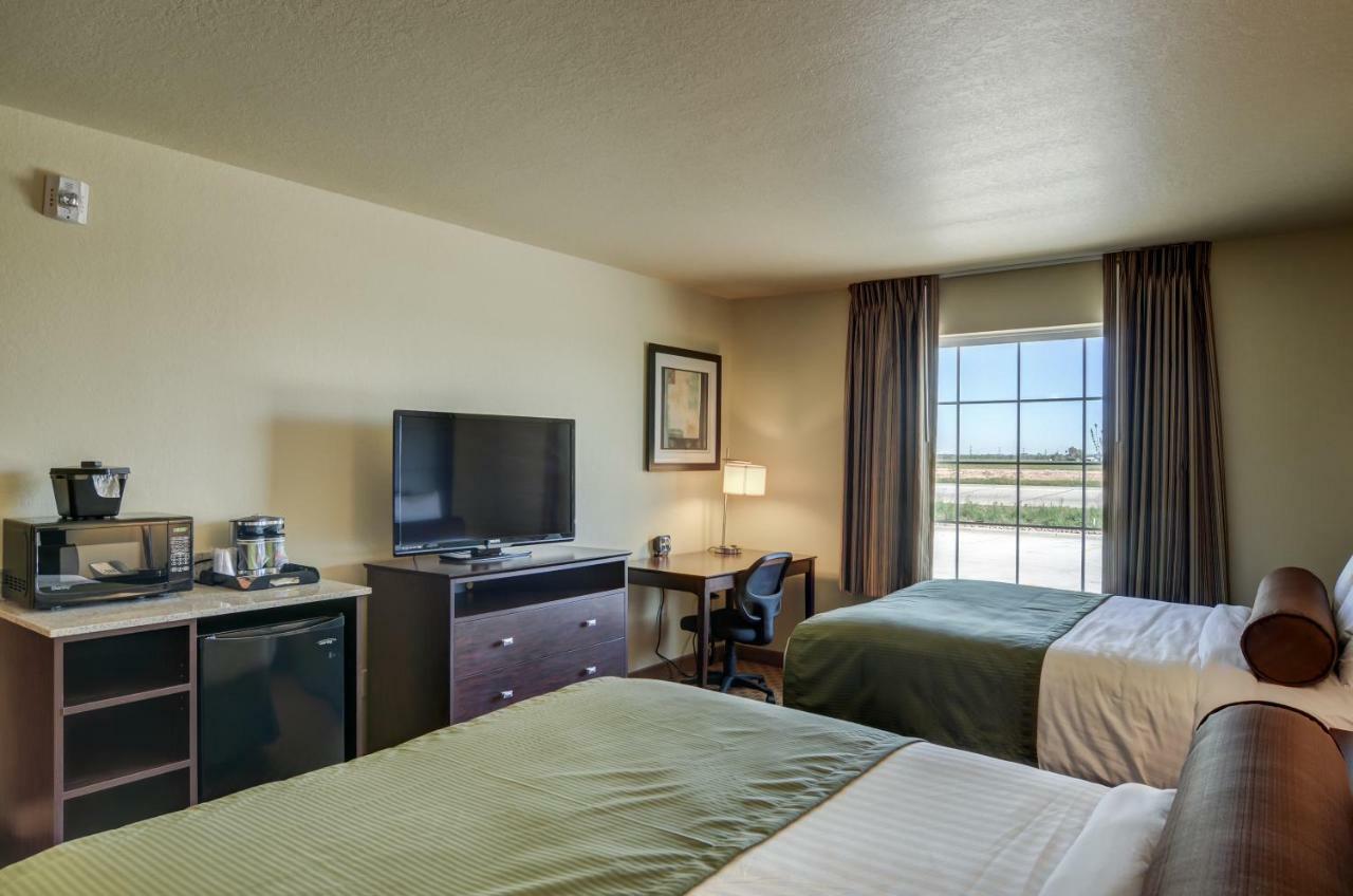 Cobblestone Inn & Suites-Kersey Екстер'єр фото