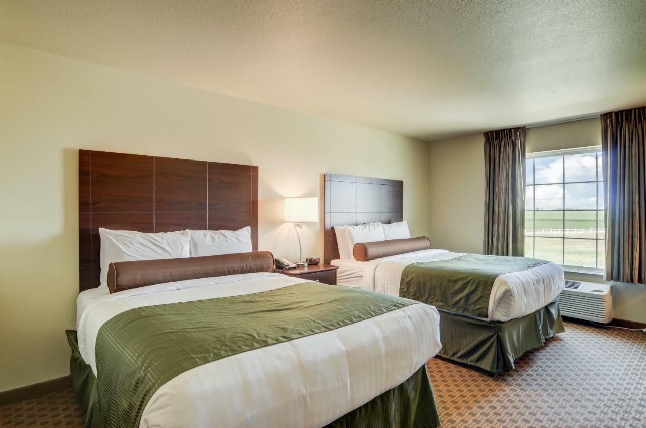 Cobblestone Inn & Suites-Kersey Екстер'єр фото