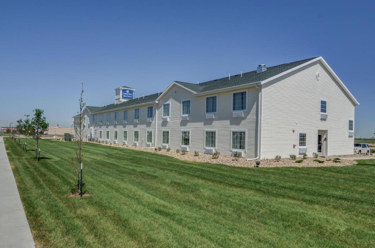 Cobblestone Inn & Suites-Kersey Екстер'єр фото