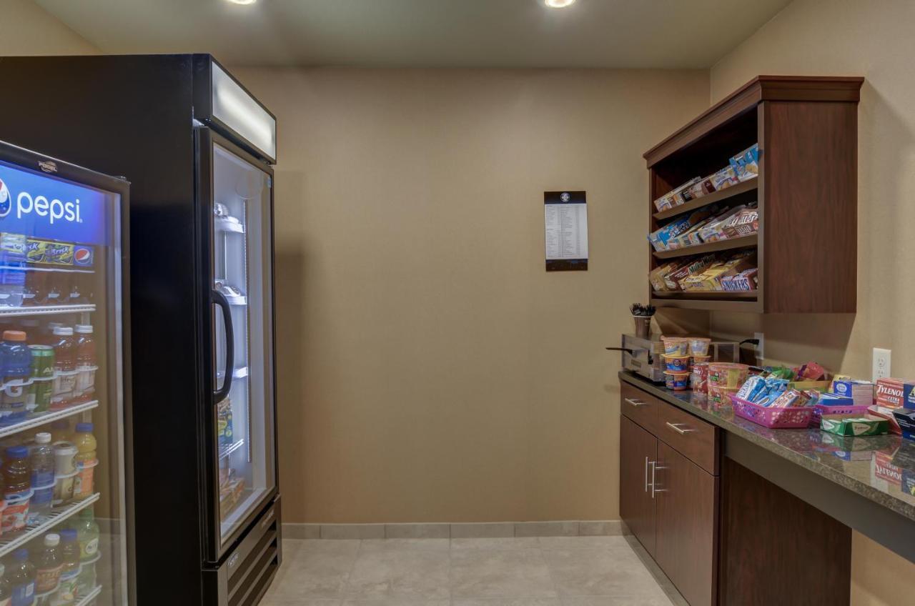 Cobblestone Inn & Suites-Kersey Екстер'єр фото