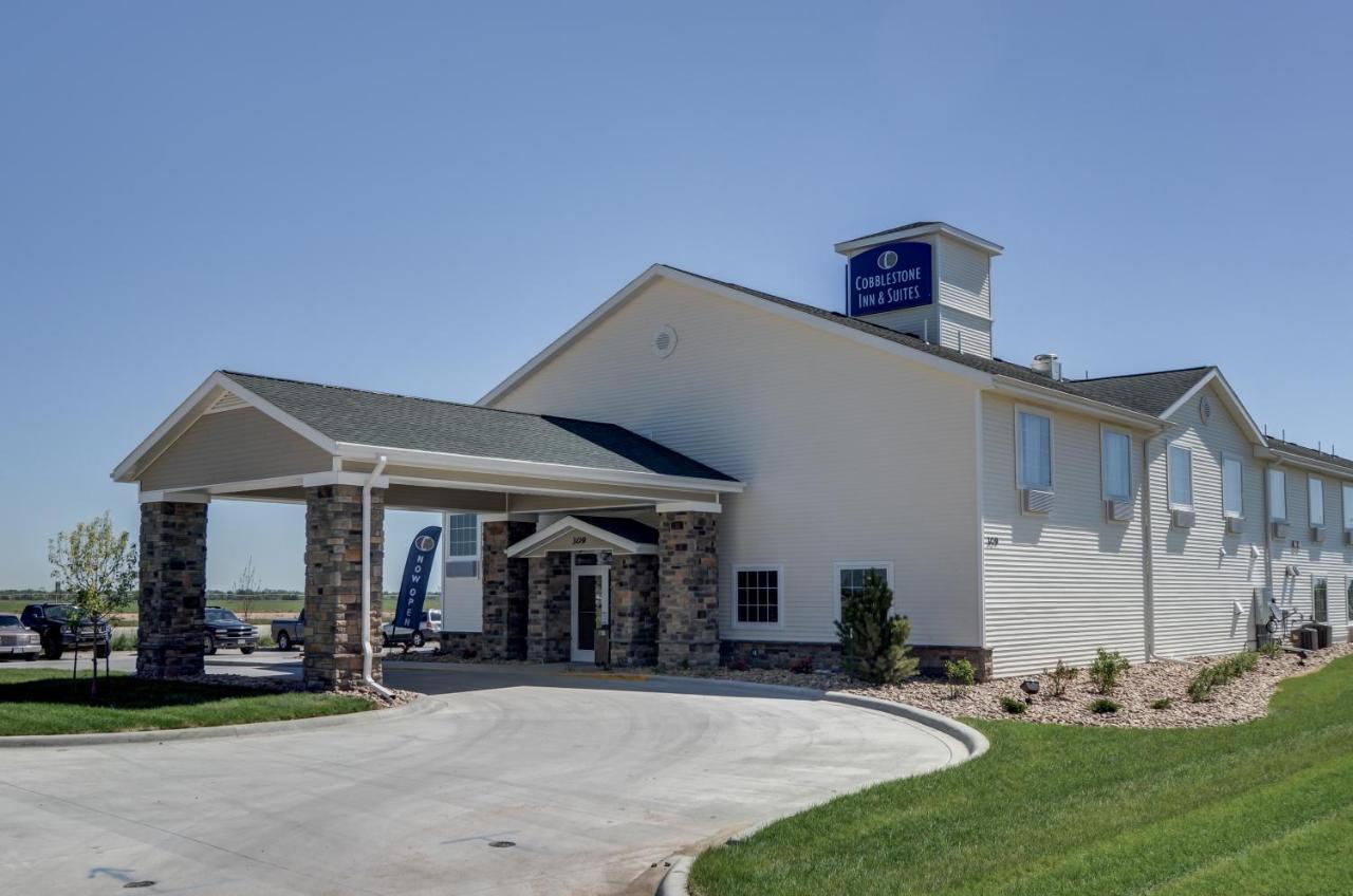Cobblestone Inn & Suites-Kersey Екстер'єр фото